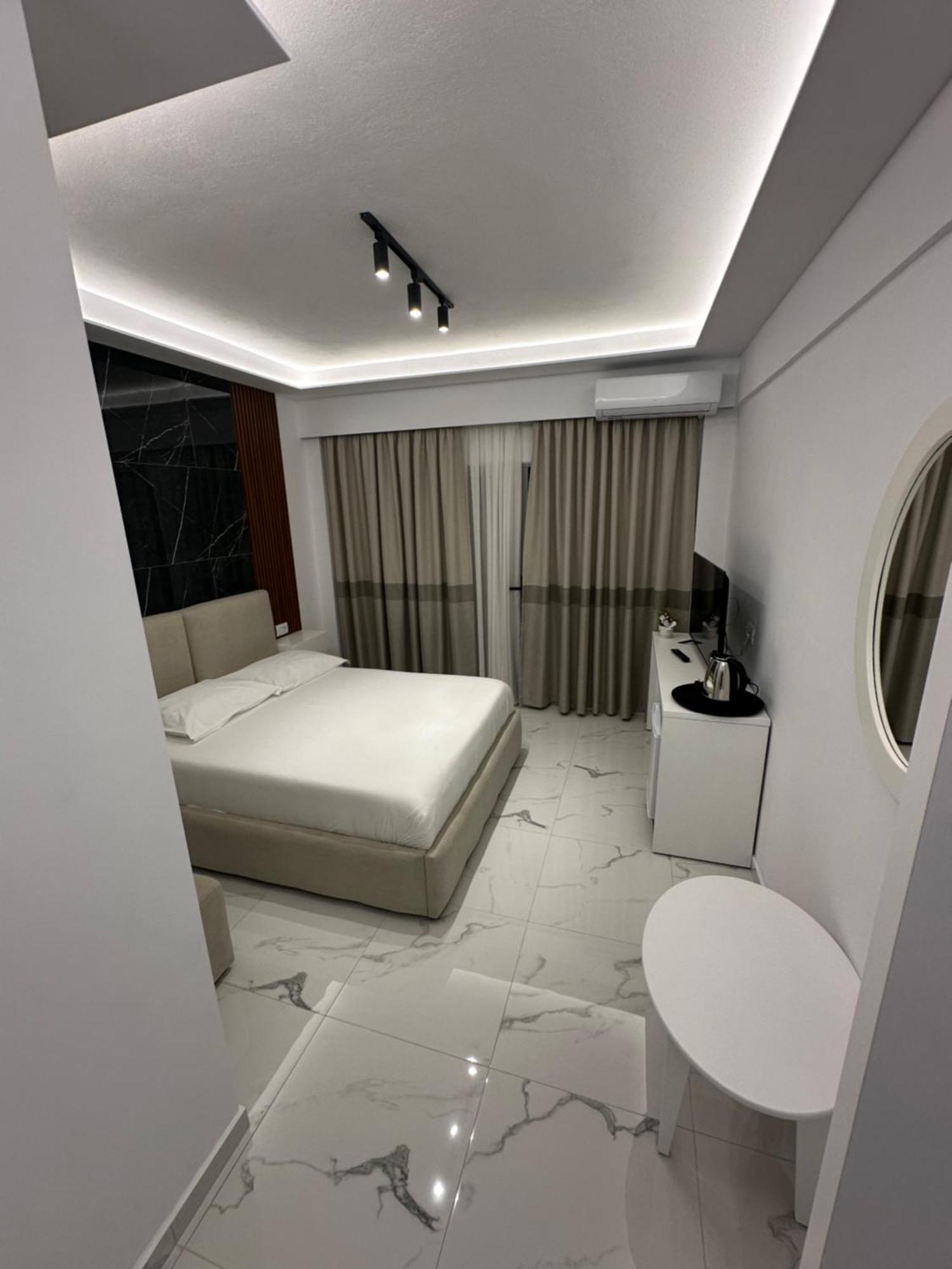 Hotel Elisabet Saranda Dış mekan fotoğraf